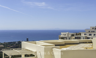 Modern instapklaar 3-slaapkamer appartement met spectaculair zee- en bergzicht te koop in Marbella 16834 