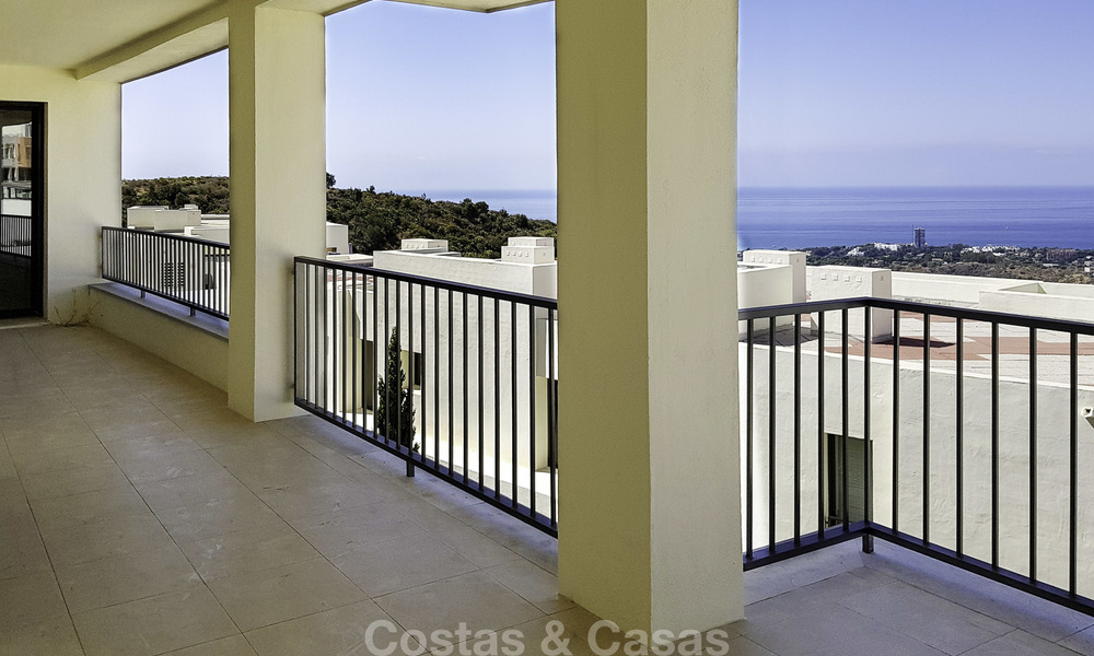 Modern 3-slaapkamer appartement met zicht op de Middellandse Zee, Marbella en de kustlijn tot aan de Straat van Gibraltar en Afrika 16975