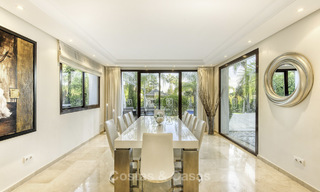 Modern-mediterrane luxe villa te koop, met zeezicht en dicht bij het strand op de Golden Mile, Marbella 17029 