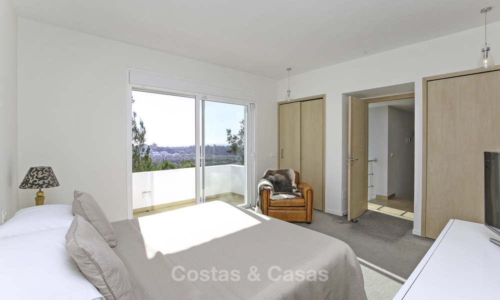 Eigentijdse villa met panoramisch zeezicht te koop, instapklaar, eerste lijn golf, Benahavis - Marbella 17261
