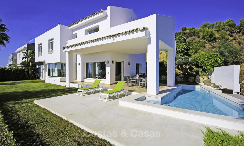Eigentijdse villa met panoramisch zeezicht te koop, instapklaar, eerste lijn golf, Benahavis - Marbella 17298
