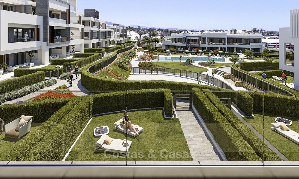 Gloednieuwe moderne appartementen met zeezicht te koop, op de New Golden Mile, tussen Marbella en Estepona 17350