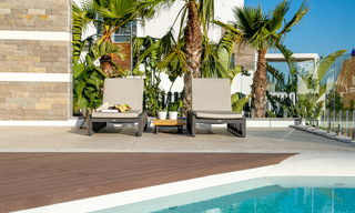 Gloednieuwe moderne luxe villa te koop, direct aan de golfbaan in een klasse golf resort in Oost-Marbella 26766 