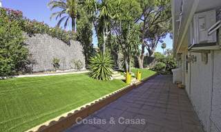 Knusse traditionele villa te koop, omringd door golfbanen in Nueva Andalucia, Marbella 17503 