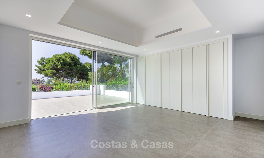 Moderne kant-en-klare luxe villa te koop, nabij het strand van Oost Marbella 17605