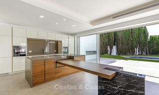 Moderne kant-en-klare luxe villa te koop, nabij het strand van Oost Marbella 17623 