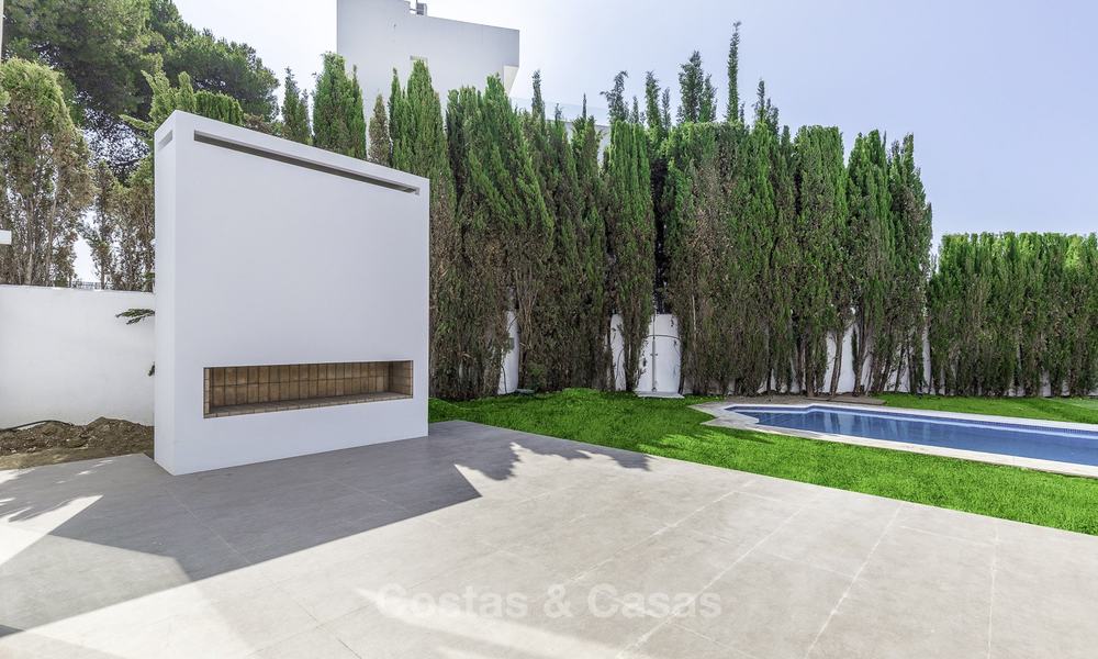 Moderne kant-en-klare luxe villa te koop, nabij het strand van Oost Marbella 17630