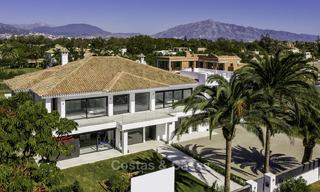 Fonkelnieuwe super-moderne luxe villa te koop, in een chique strandwijk op de grens van Marbella - Estepona 17642 
