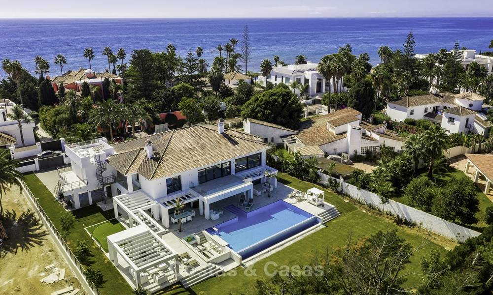 Fonkelnieuwe super-moderne luxe villa te koop, in een chique strandwijk op de grens van Marbella - Estepona 17652