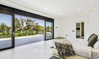 Fonkelnieuwe super-moderne luxe villa te koop, in een chique strandwijk op de grens van Marbella - Estepona 17668 