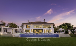 Fonkelnieuwe super-moderne luxe villa te koop, in een chique strandwijk op de grens van Marbella - Estepona 17675 