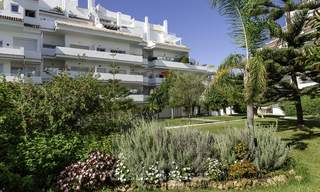 Instapklaar appartement te koop op een steenworp van alle voorzieningen en Puerto Banus in Nueva Andalucia, Marbella 17909 