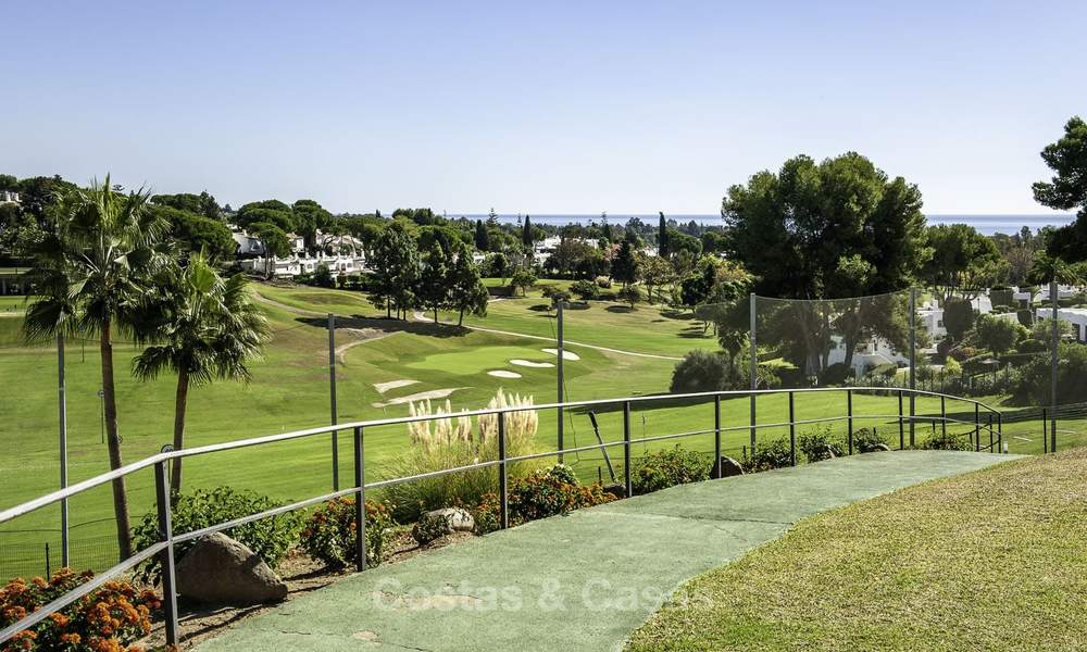 Appartementen te koop, met spectaculair uitzicht en direct aan Aloha Golf in Nueva Andalucia te Marbella 17940