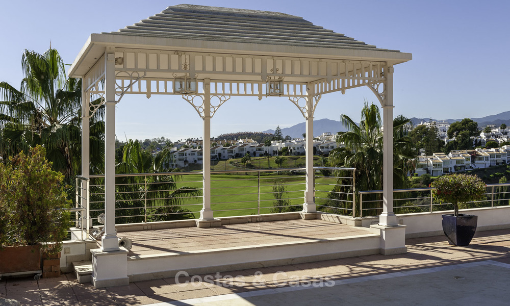 Appartementen te koop, met spectaculair uitzicht en direct aan Aloha Golf in Nueva Andalucia te Marbella 17960
