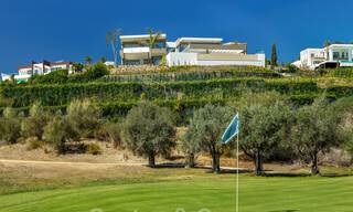 Spectaculaire eigentijdse luxe villa te koop, met prachtig zeezicht en een eerstelijns frontlinie golf positie in Benahavis - Marbella 36651 