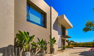Spectaculaire eigentijdse luxe villa te koop, met prachtig zeezicht en een eerstelijns frontlinie golf positie in Benahavis - Marbella 36713 