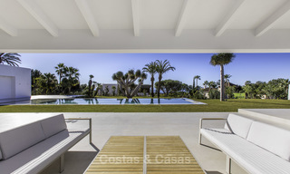 Majestueuze en zeer ruime super-de-luxe villa met prachtige tuinen te koop in Sierra Blanca, Marbella 18241 