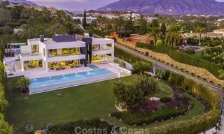 Uitzonderlijke, zeer ruime eigentijdse luxe villa te koop in het hart van de Golf Vallei van Nueva Andalucia, Marbella 18321 