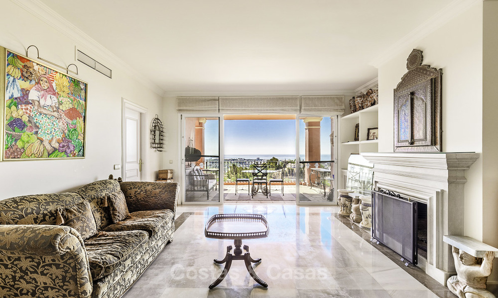 Ruim en gezellig appartement met panoramisch uitzicht op zee te koop, Benahavis - Marbella 18359