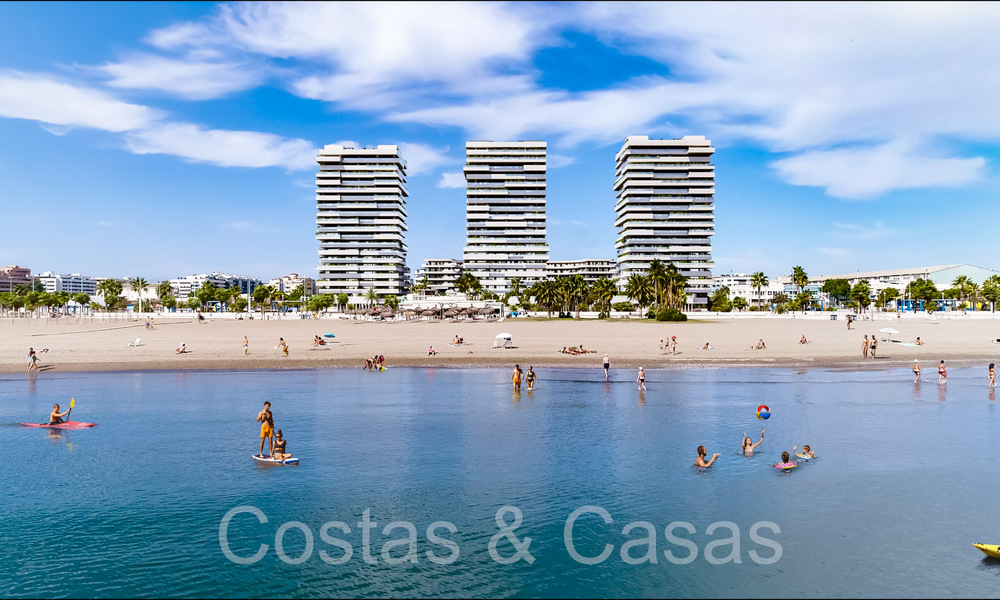 Nieuwe moderne luxe appartementen in een iconisch complex te koop, direct aan de strandboulevard van Malaga stad 64065