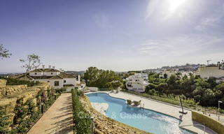 Zeer ruim nieuw luxe 4-slaapkamer appartment te koop in een stijlvol complex in Nueva Andalucia te Marbella 18442 