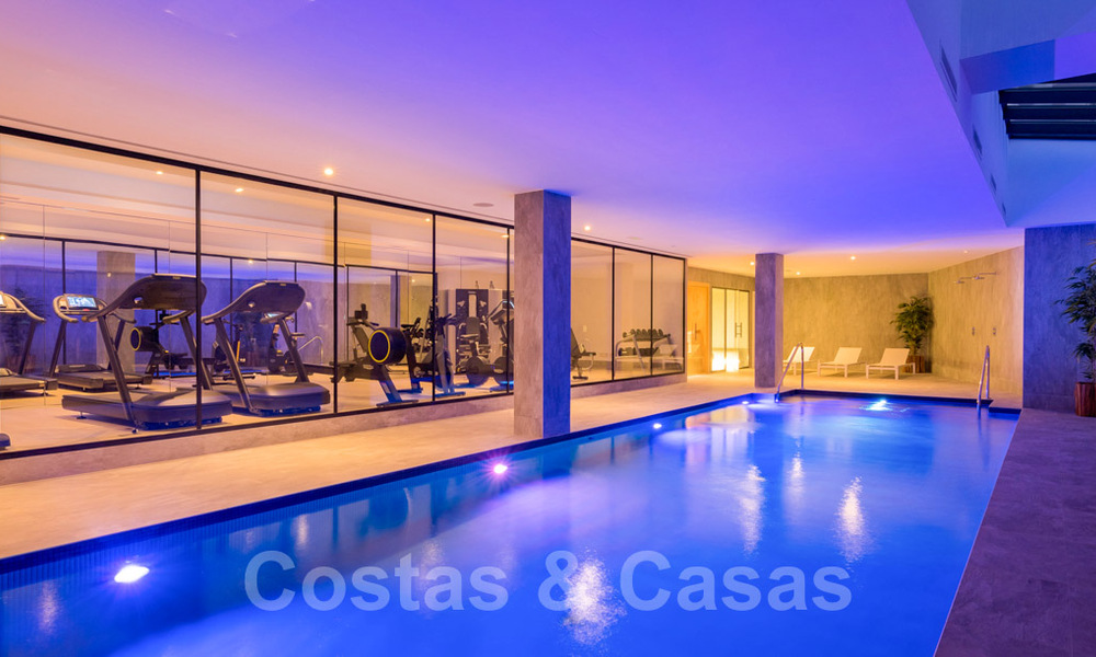 Nieuw ruim luxe appartment te koop met zeezicht in een exclusief complex in Nueva Andalucia te Marbella 31991