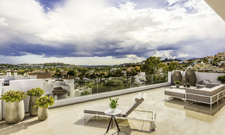 Nieuw luxe penthouse te koop met panoramisch zeezicht in een exclusief complex in Nueva Andalucia te Marbella 18481 