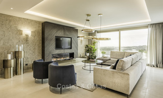 Nieuw luxe penthouse te koop met panoramisch zeezicht in een exclusief complex in Nueva Andalucia te Marbella 18488 
