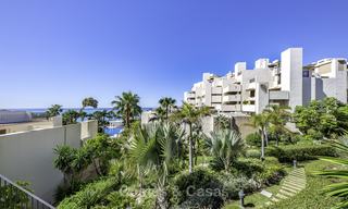 Modern penthouse appartement met privé zwembad te koop direct aan het strand, New Golden Mile, Estepona 18660 