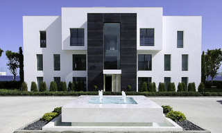 Exclusief nieuw design penthouse direct aan het strand te koop, instapklaar, op de New Golden Mile, Marbella - Estepona 18880 