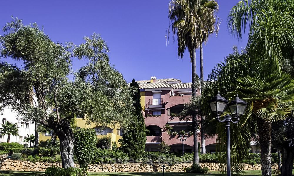 Ruim penthouse appartement te koop op de Golden Mile, Marbella, met het strand en alle voorzieningen binnen handbereik 19088