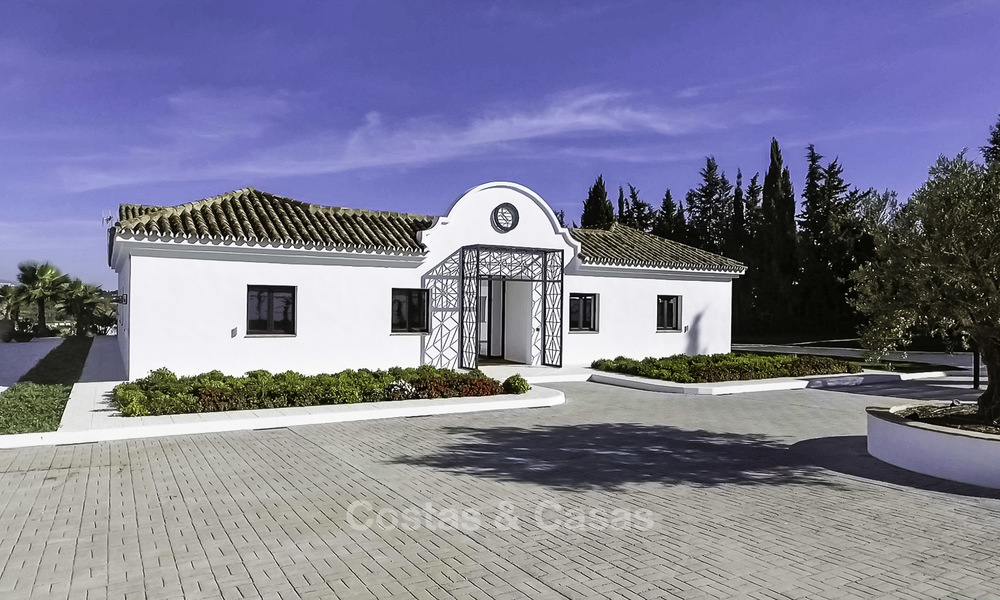 Stijlvol gerenoveerde rustieke villa te koop op de New Golden Mile, tussen Marbella en Estepona 19106