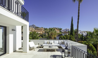 Volledig gerenoveerde modern-mediterrane luxe villa te koop in Nueva Andalucia's Golf Valley, Marbella 19217 