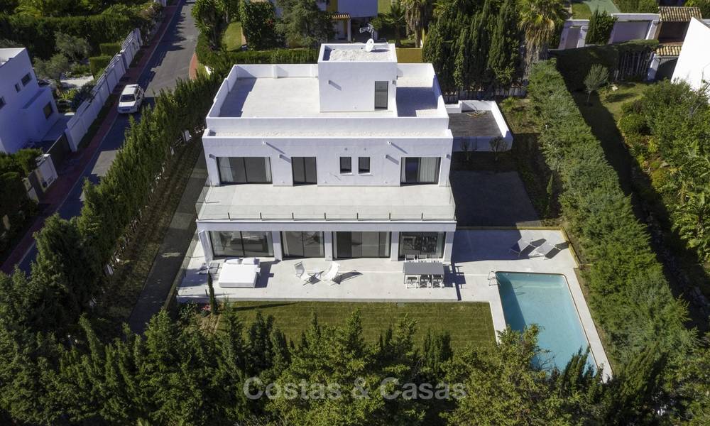 Instapklare fonkelnieuwe moderne luxe villa te koop in Nueva Andalucia, Marbella 19275