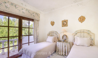 Charmante Italiaanse rustieke villa op een dubbel perceel te koop, volledig gerenoveerd, Marbella - Estepona 19310 