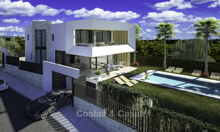 Nieuwe hedendaagse luxe villa's met panoramisch zeezicht te koop in Oost Marbella 19335 