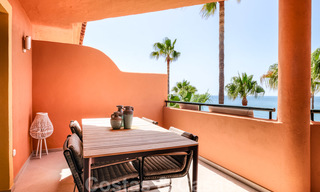Mooi, volledig gerenoveerd eerstelijns strand penthouse appartement met prachtig zeezicht te koop, West-Estepona 26834 