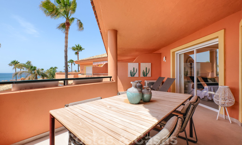 Mooi, volledig gerenoveerd eerstelijns strand penthouse appartement met prachtig zeezicht te koop, West-Estepona 26835