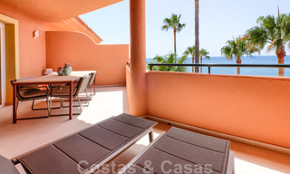 Mooi, volledig gerenoveerd eerstelijns strand penthouse appartement met prachtig zeezicht te koop, West-Estepona 26836 