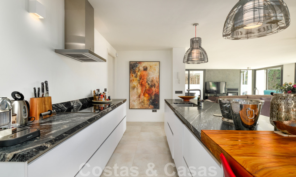 Recentelijk volledig gerenoveerde traditionele villa met zee en bergzicht te koop, Nueva Andalucia, Marbella 33637