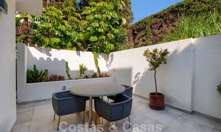 Recentelijk volledig gerenoveerde traditionele villa met zee en bergzicht te koop, Nueva Andalucia, Marbella 33669 
