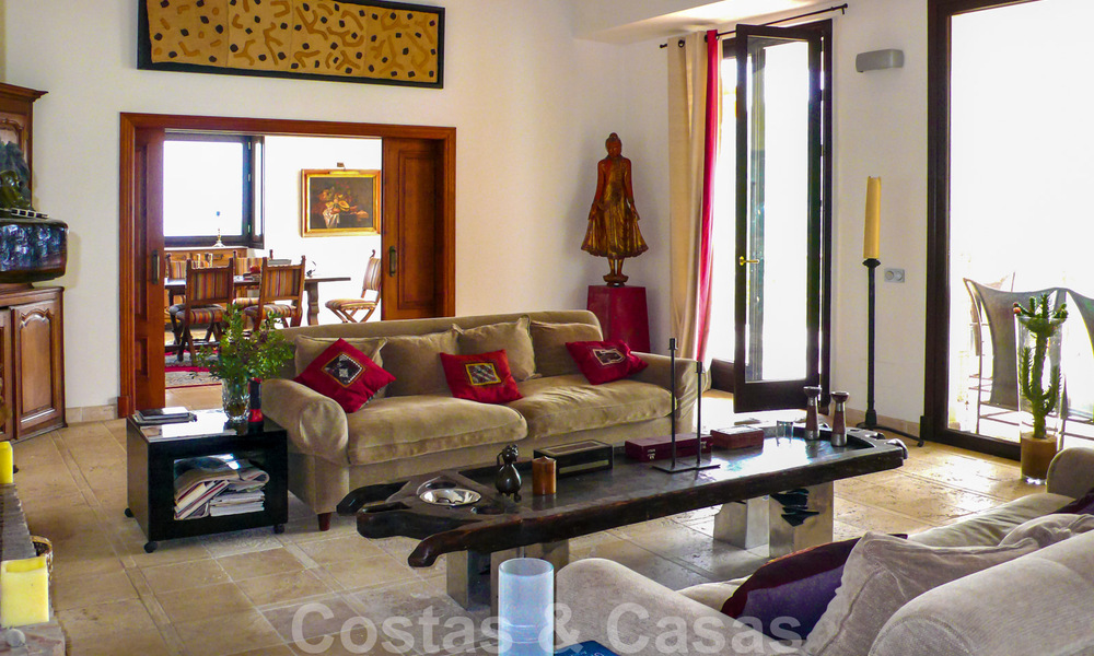 Villa in de bergen te koop met panoramisch berg-, kust- en zeezicht, Marbella - Benahavis, Costa del Sol 37205