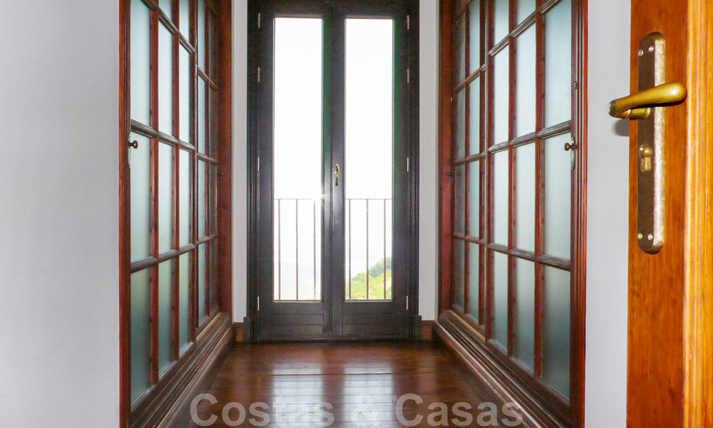Villa in de bergen te koop met panoramisch berg-, kust- en zeezicht, Marbella - Benahavis, Costa del Sol 37219