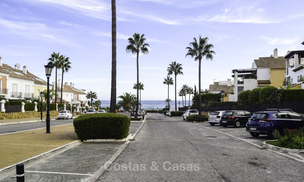 Aantrekkelijk appartement in een verzorgd strandcomplex te koop, Oost Marbella 19595