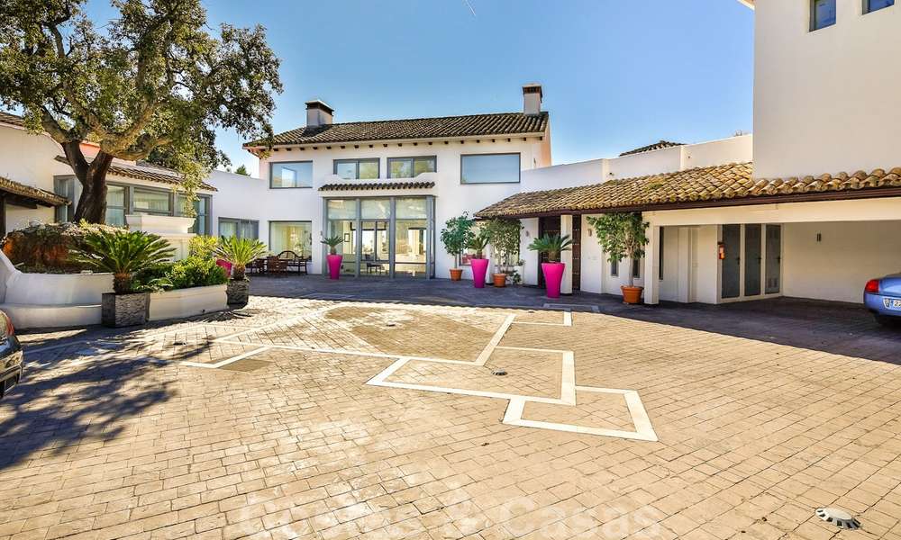 Eminente luxe villa op een supergroot perceel en met een onklopbaar 360º panoramisch uitzicht te koop, Oost-Marbella 19802