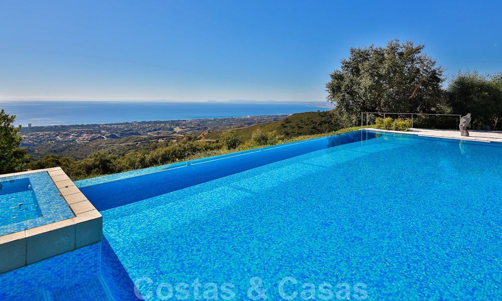 Eminente luxe villa op een supergroot perceel en met een onklopbaar 360º panoramisch uitzicht te koop, Oost-Marbella 19805
