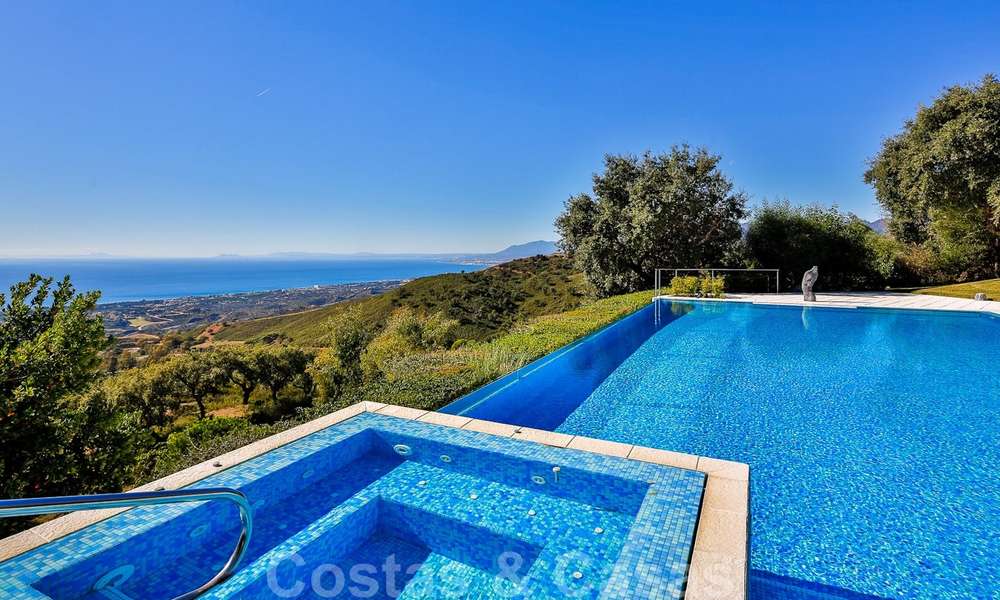 Eminente luxe villa op een supergroot perceel en met een onklopbaar 360º panoramisch uitzicht te koop, Oost-Marbella 19809