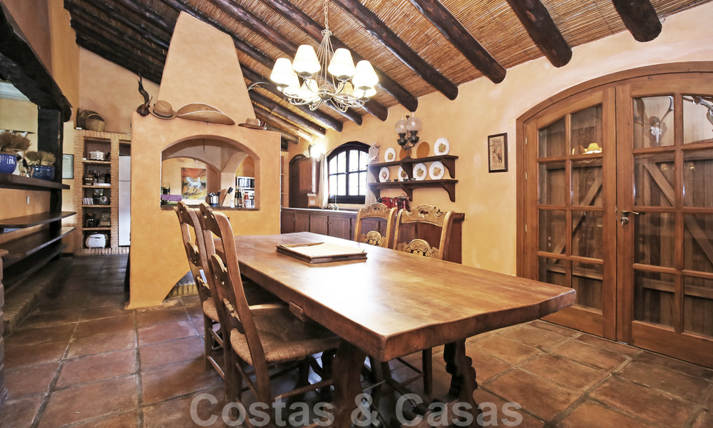 Unieke traditionele villa met apart gastenverblijf te koop, op loopafstand van San Pedro centrum, Marbella 20603