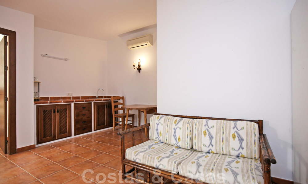 Unieke traditionele villa met apart gastenverblijf te koop, op loopafstand van San Pedro centrum, Marbella 20626