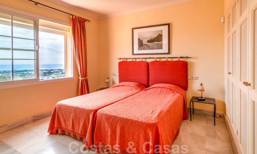 Prachtig penthouse appartement met panoramisch uitzicht op zee en de bergen te koop in Benahavis - Marbella 20238